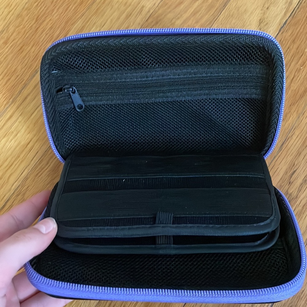 bottom half of new Nintendo 2DS XL purple (FOR PARTS ONLY) + 13 games and more - Picture 5 of 11
